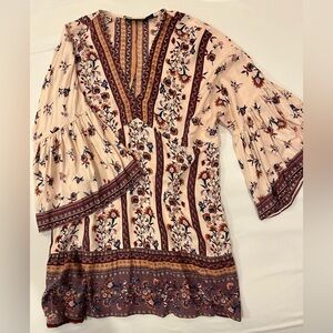 Lola P Flowy Boho Hippie Tunic Blouse Bell Sleeves Floral Size Medium